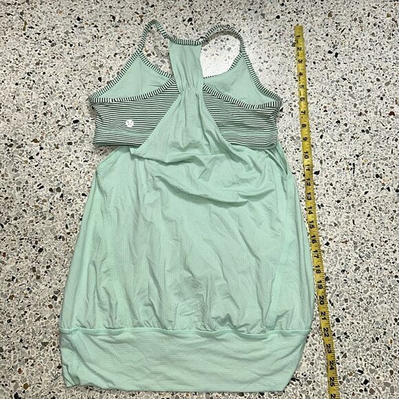 Lululemon No Limits mint green navy built in sports bra tank top 4 - Picture 2 of 4